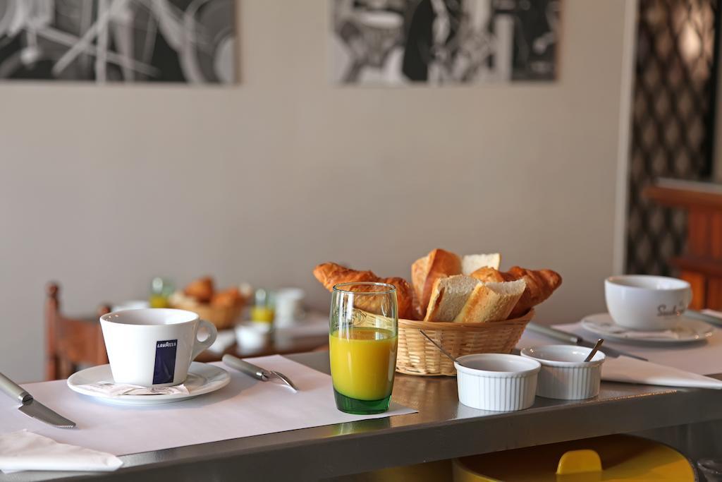 Hotel Le Rochegude 2*